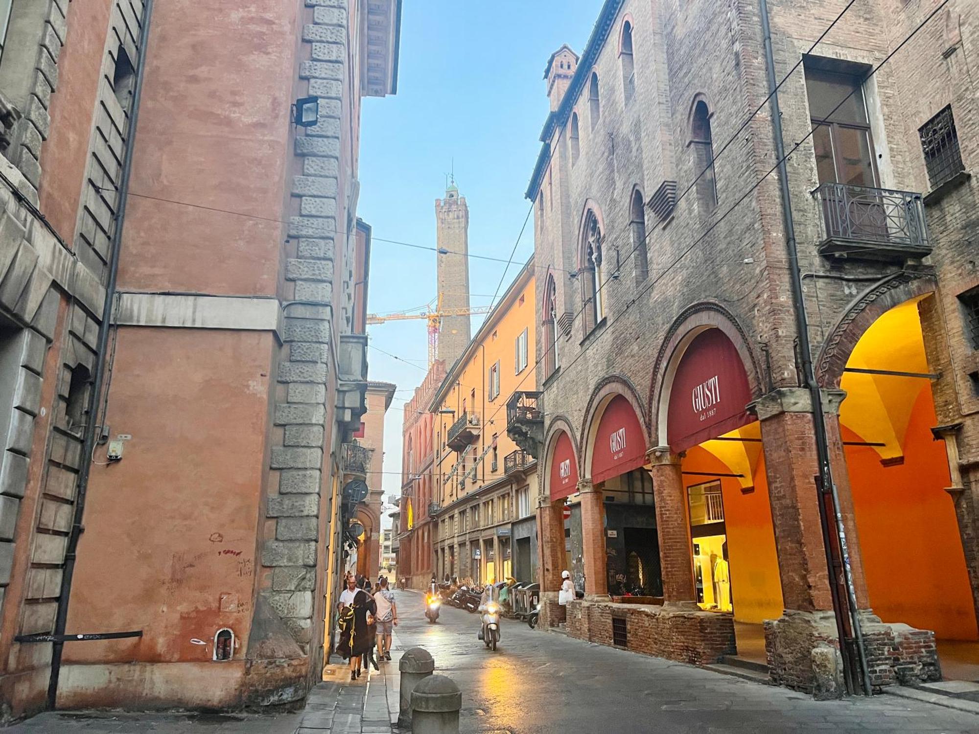 Appartamento House Of Magic - Due Torri Bologna Esterno foto